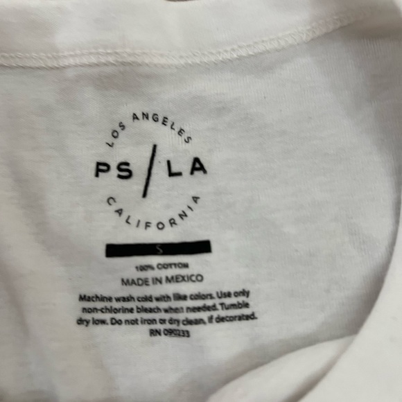 PS / LA berry good vibes white short sleeve shirt size small - Picture 6 of 6